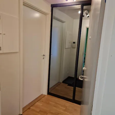 Spacious 1 Bedroom Apartamento